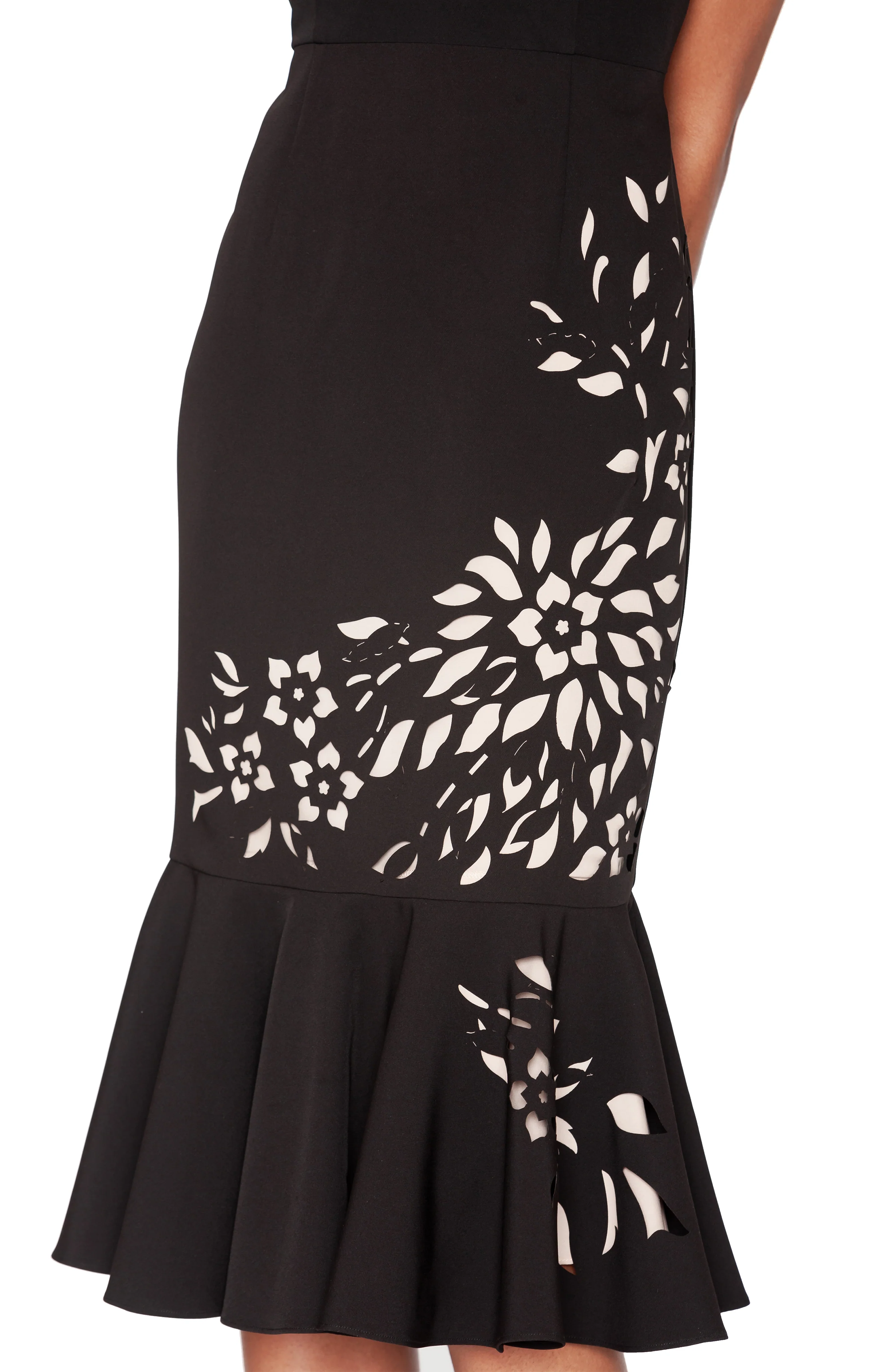 WHITE TIE by Shani - Sleeveless Laser Cutting Dress with Flounce - Black/Nude - Image 3
